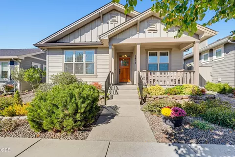 3851 Sunleaf Ave, Medford, OR 97504