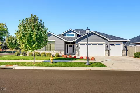 436 Montana Way, Medford, OR 97504