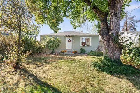 241 Marion Ln, Grants Pass, OR 97527