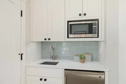 Kitchen - 2971 NW Celilo Ln, Bend, OR 97703 photo 8 of 8