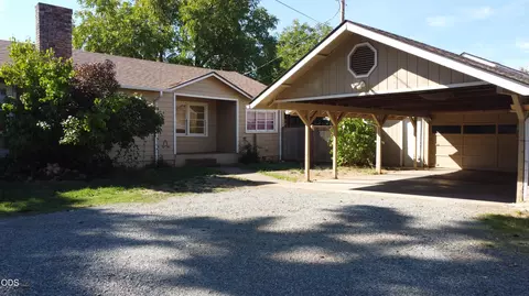 2922 Walnut Ave, Grants Pass, OR 97527