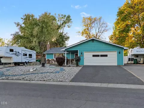 4832 Driftwood Dr, Klamath Falls, OR 97603