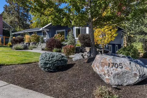 Exterior - 1705 NE Shepard Rd, Bend, OR 97701 photo 2 of 18