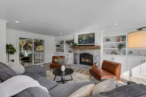 Living - 1705 NE Shepard Rd, Bend, OR 97701 photo 2 of 5
