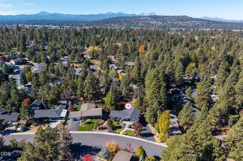 View/Area - 1705 NE Shepard Rd, Bend, OR 97701 photo 2 of 6