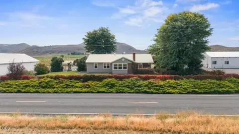 892 Cross Rd, Klamath Falls, OR 97603
