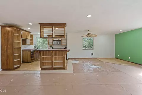 Living - 67439 Highway 20, Bend, OR 97703 photo 4 of 4