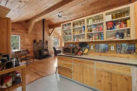 Kitchen - 67439 Highway 20, Bend, OR 97703 photo 2 of 7