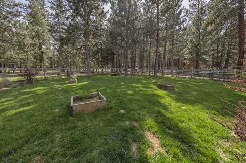 Exterior - 14590 Mountain View Loop, Sisters, OR 97759 photo 6 of 14