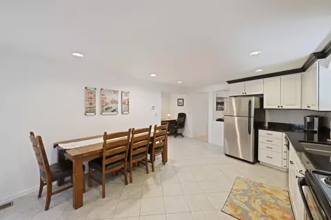 Dining - 14590 Mountain View Loop, Sisters, OR 97759 photo 3 of 3