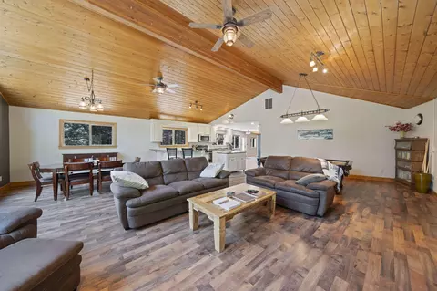 Living - 14590 Mountain View Loop, Sisters, OR 97759 photo 2 of 6