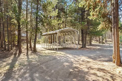 Exterior - 17171 Spring River Rd, Bend, OR 97707 photo 8 of 9