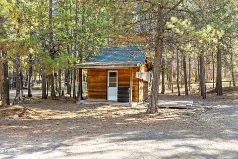 Exterior - 17171 Spring River Rd, Bend, OR 97707 photo 7 of 9