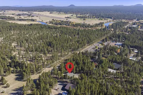 View/Area - 17171 Spring River Rd, Bend, OR 97707 photo 3 of 6