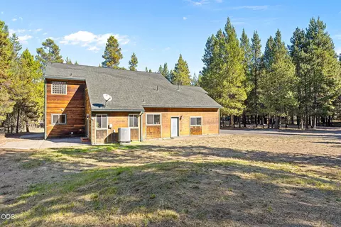 Exterior - 17171 Spring River Rd, Bend, OR 97707 photo 4 of 9