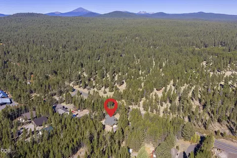 View/Area - 17171 Spring River Rd, Bend, OR 97707 photo 5 of 6