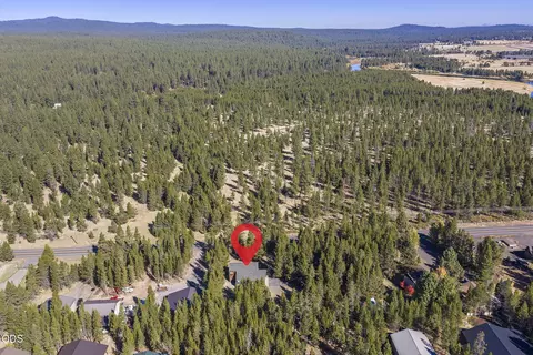 View/Area - 17171 Spring River Rd, Bend, OR 97707 photo 4 of 6