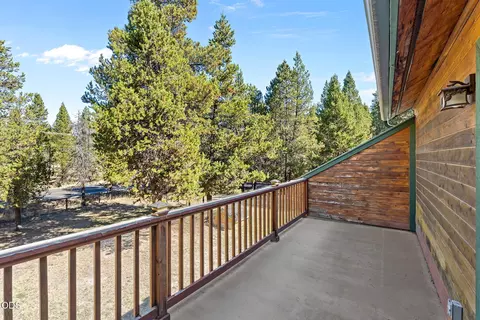 Exterior - 17171 Spring River Rd, Bend, OR 97707 photo 2 of 9