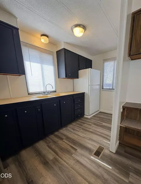 Kitchen - 52920 Forest Rd, La Pine, OR 97739 photo 1 of 1