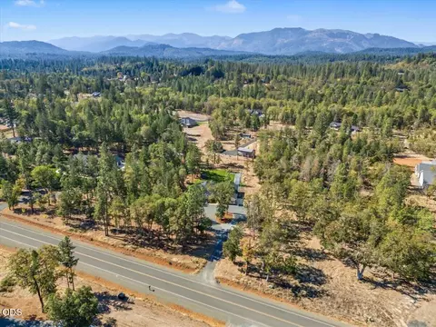 View/Area - 1077 Ellison Loop, Merlin, OR 97532 photo 2 of 4