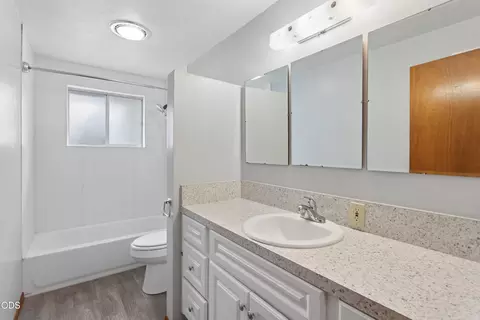 Bath - 2567 Marcola Rd, Springfield, OR 97477 photo 1 of 2