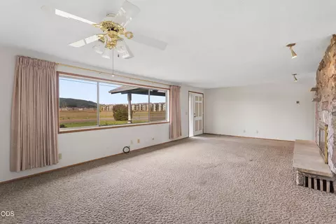 Living - 2567 Marcola Rd, Springfield, OR 97477 photo 3 of 5
