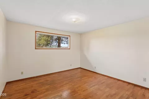 Bedroom - 2567 Marcola Rd, Springfield, OR 97477 photo 1 of 6