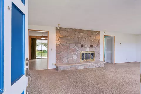 Living - 2567 Marcola Rd, Springfield, OR 97477 photo 5 of 5