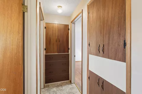 Entry Way - 2567 Marcola Rd, Springfield, OR 97477 photo 1 of 2