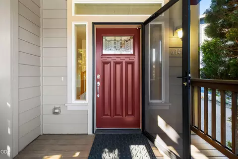 Entry Way - 61419 Sunbrook Dr, Bend, OR 97702 photo 1 of 4