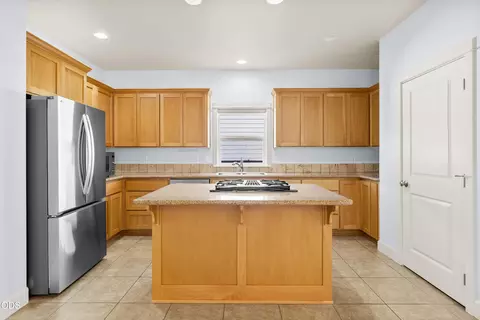 Kitchen - 61419 Sunbrook Dr, Bend, OR 97702 photo 2 of 4