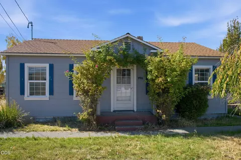 195 S Main St, Prineville, OR 97754