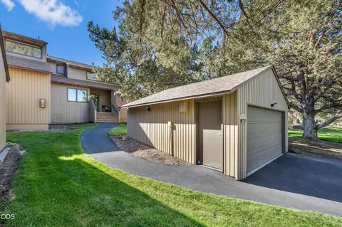 6920 Robin Ct, Redmond, OR 97756