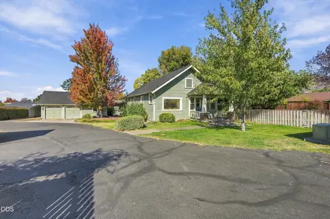 2229 Spring St, Medford, OR 97504
