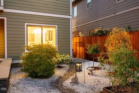 Exterior - 3108 NE Marea Dr, Bend, OR 97701 photo 11 of 13