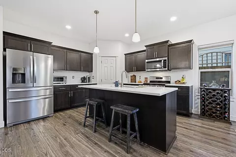 Kitchen - 3108 NE Marea Dr, Bend, OR 97701 photo 3 of 5