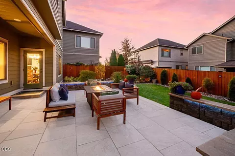 Exterior - 3108 NE Marea Dr, Bend, OR 97701 photo 6 of 13