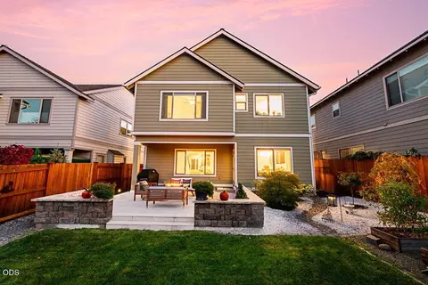 Exterior - 3108 NE Marea Dr, Bend, OR 97701 photo 5 of 13