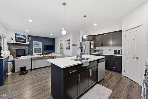 Kitchen - 3108 NE Marea Dr, Bend, OR 97701 photo 4 of 5