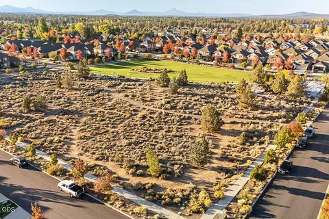 View/Area - 3108 NE Marea Dr, Bend, OR 97701 photo 2 of 3