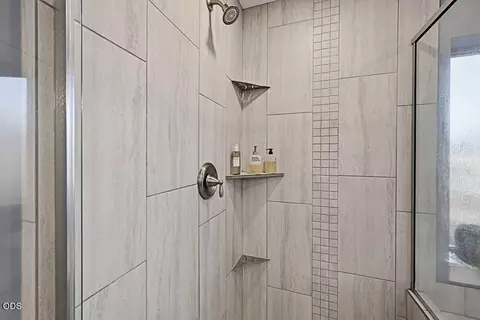 Bath - 3108 NE Marea Dr, Bend, OR 97701 photo 5 of 7