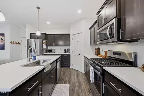 Kitchen - 3108 NE Marea Dr, Bend, OR 97701 photo 5 of 5
