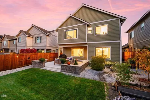 Exterior - 3108 NE Marea Dr, Bend, OR 97701 photo 4 of 13