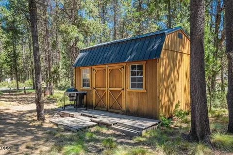 Exterior - 56252 Comet Dr, Bend, OR 97707 photo 2 of 5