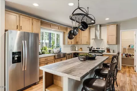 Kitchen - 56252 Comet Dr, Bend, OR 97707 photo 1 of 6