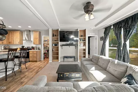 Living - 56252 Comet Dr, Bend, OR 97707 photo 1 of 2