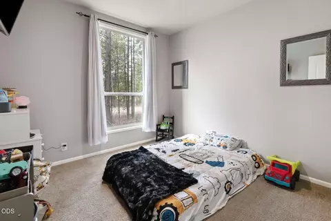 Bedroom - 56252 Comet Dr, Bend, OR 97707 photo 3 of 3