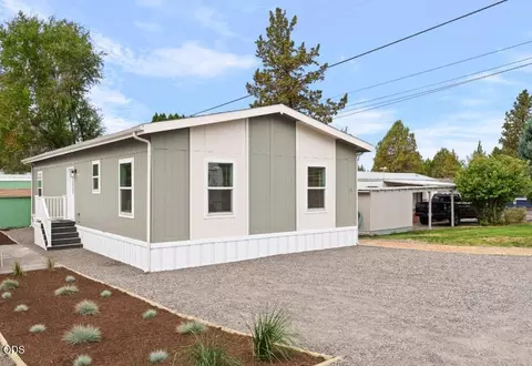5063 S Highway 97 #13, Redmond, OR 97756