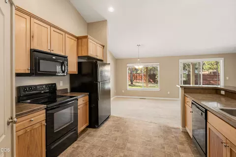 Kitchen - 56085 Marsh Hawk Rd, Bend, OR 97707 photo 4 of 4