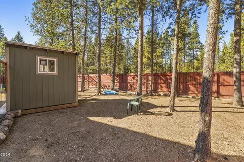 Exterior - 56085 Marsh Hawk Rd, Bend, OR 97707 photo 11 of 16